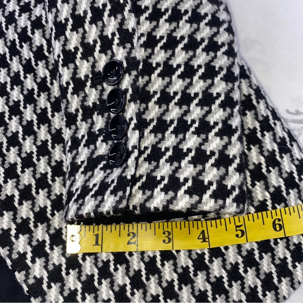Express Tweed Jacket Blazer Button
Jacquard Woven Wool Blend - Picture 7 of 11